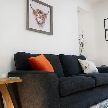 Central 2 Bedroom Luxury Home Close To River Ness Inverness Extérieur photo