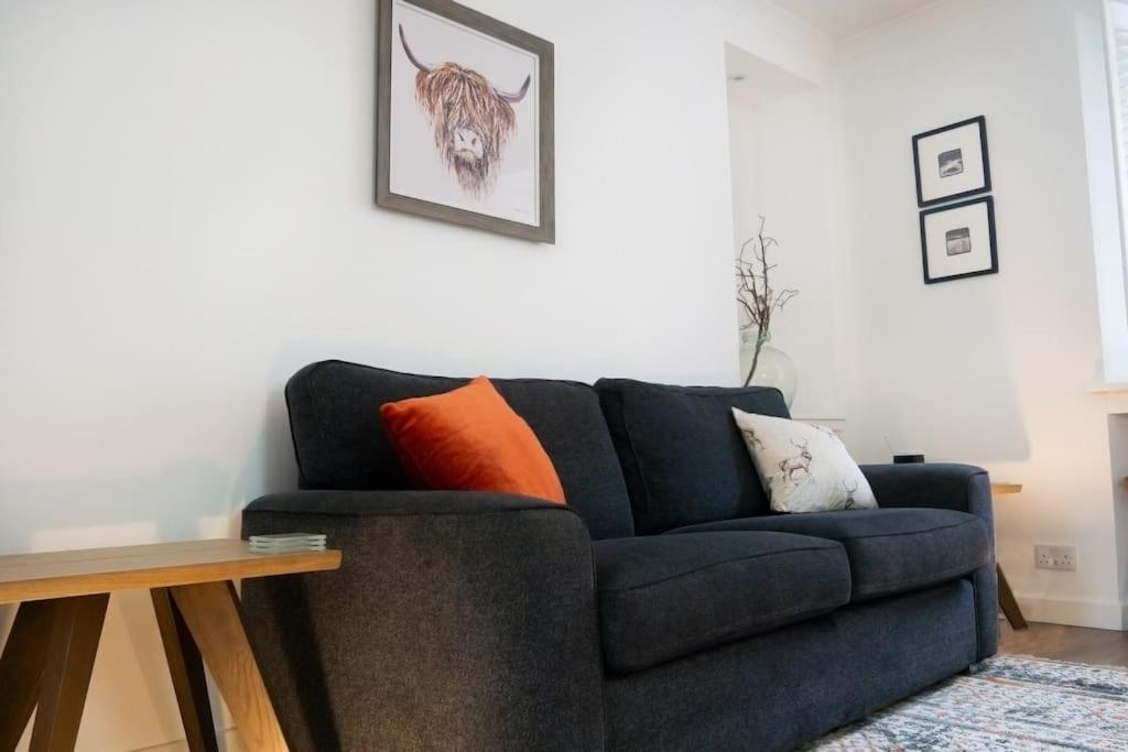 Central 2 Bedroom Luxury Home Close To River Ness Inverness Extérieur photo