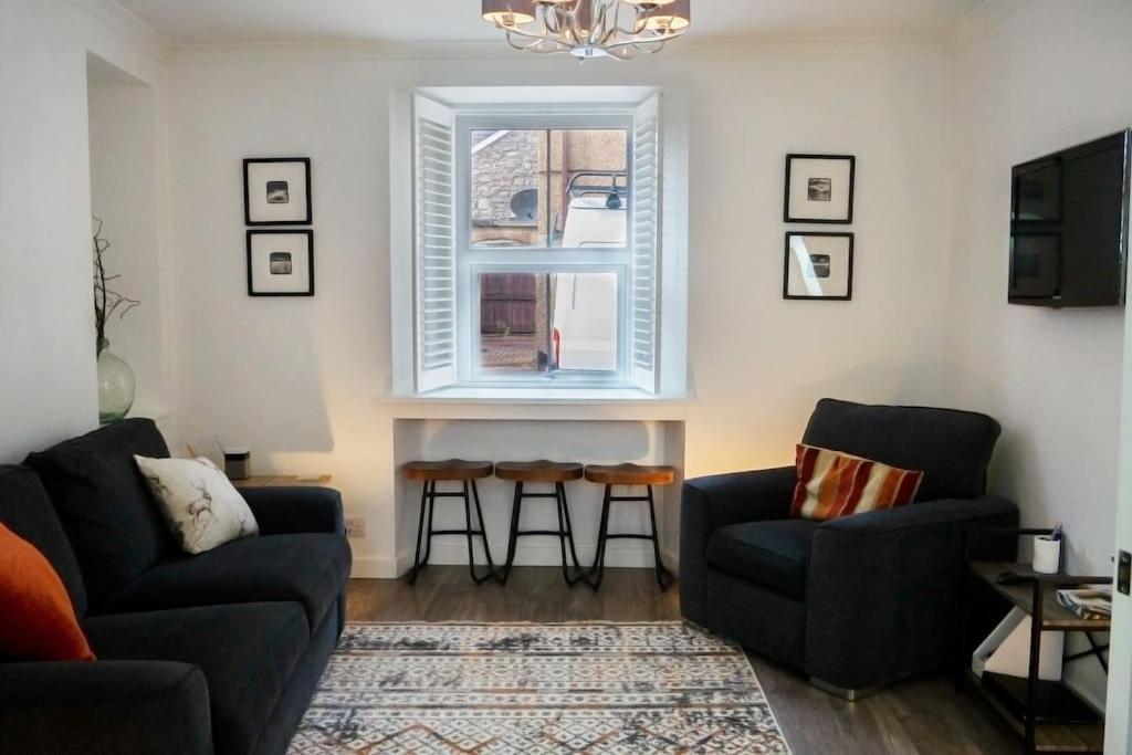Central 2 Bedroom Luxury Home Close To River Ness Inverness Extérieur photo