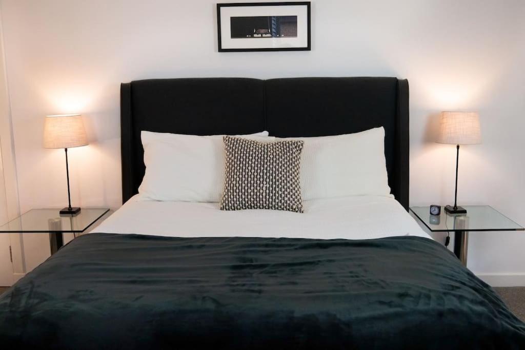 Central 2 Bedroom Luxury Home Close To River Ness Inverness Extérieur photo